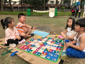 棋類靜態遊戲最適合與玩伴們一起玩。